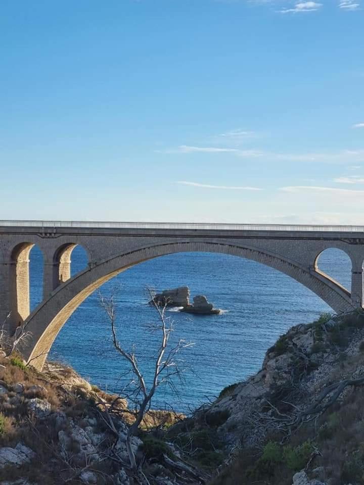 Villa Calanques 앙수에-라-레돈느 객실 사진